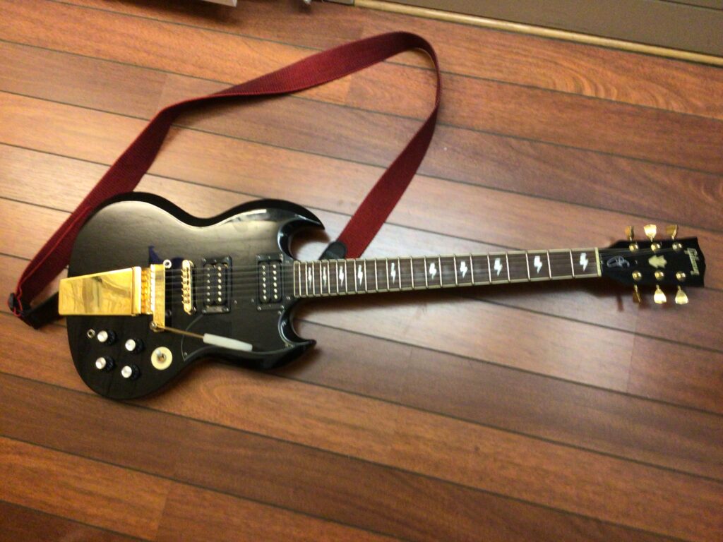 Gibson SG Angus Young gitar