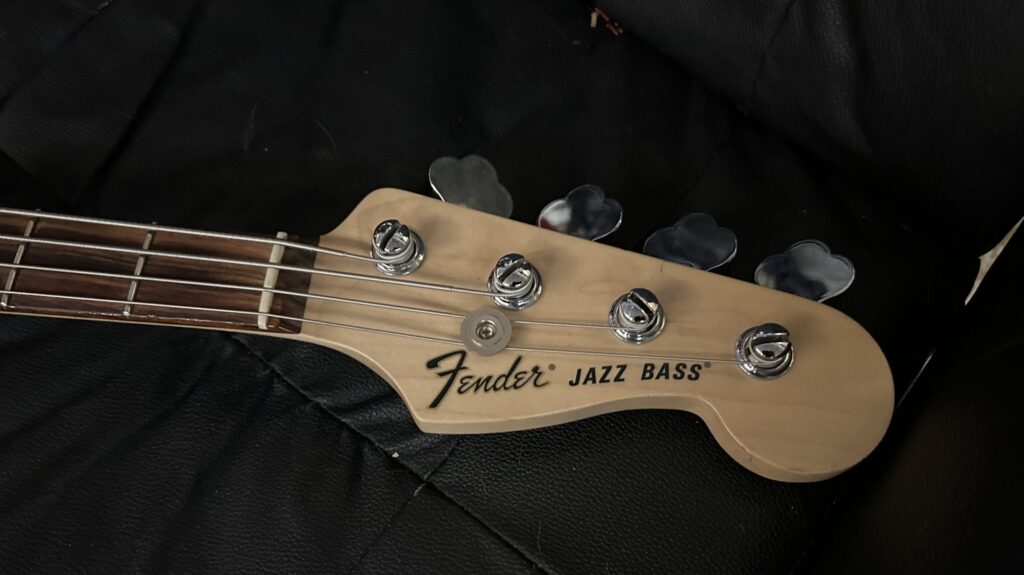 Jazz bass headstock