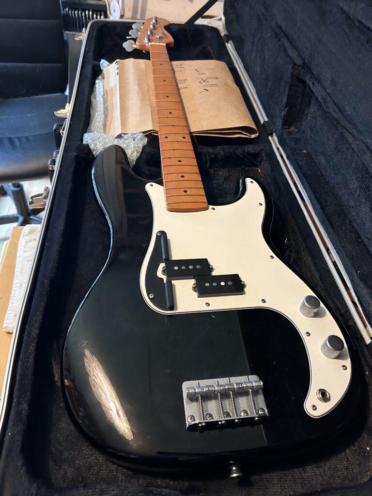 Squier P-bass